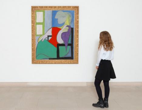 Pablo Picasso, Femme assise près d'une fenêtre (Marie-Thérèse), 1932, huile sur toile, 146 x 114 cm. © Christie's Images Ltd 2021 © Succession Picasso