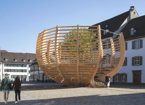 Klaus Littman, Arena for a Tree, 2021, Bâle. © Photo Gerhard Maurer