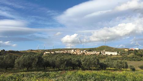 Parc éolien du village de Grisì près de Palerme en Sicile. © grisì2019, CC BY-SA 4.0