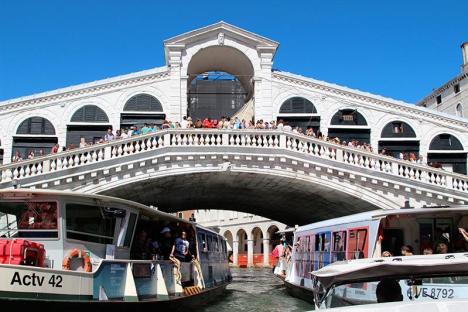 Le pont Rialto à Venise en 2016 © Photo LudoSane pour LeJournaldesArts.fr