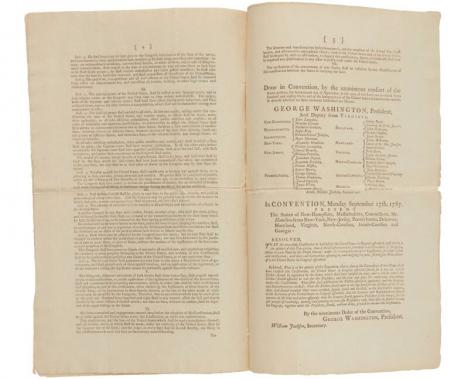 Édition officielle de la Constitution des États-Unis, première édition du texte final datant de 1787. © Sotheby's