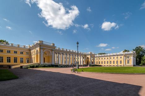 Le Palais Alexandre à Pouchkine, anciennement Tsarskoïe Selo, près de Saint-Pétersbourg - Photo	Alex Florstein Fedorov, 2013, CC BY-SA 4.0