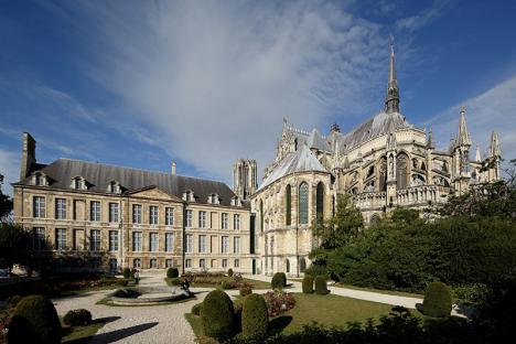 Le Palais du Tau et la cathédrale Notre-Dame de Reims. © David Bordes / CMN