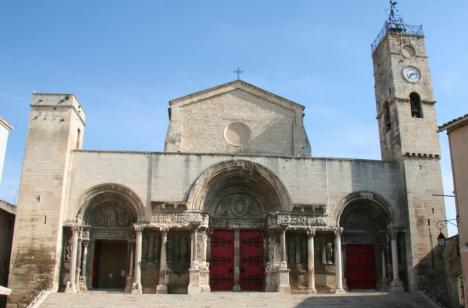 Église abbatiale de Saint-Gilles du Gard © Jmalik, CC BY-SA 3.0