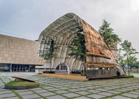 Shinslab Architecture, Temp’L, Coque de cargo retournée, Séoul, 2016. © Shinslab Architecture / Yoon Jiwon
