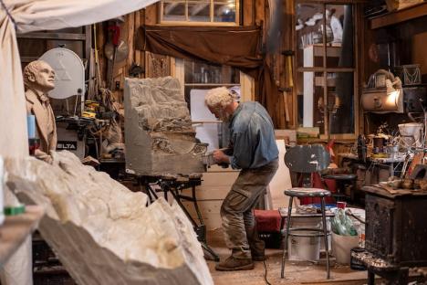 Artiste au travail dans son atelier. © Ottawagraphics/Pixabay License