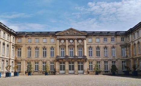 Cour d'honneur du château de Compiègne. © Zairon, 2018, CC BY-SA 4.0