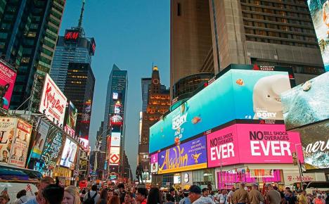 Publicités pour des films et spectacles à Broadway, New York. © Peter K. Burian, 2016, CC BY-SA 4.0