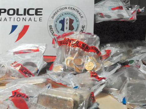 Objets saisis dans le cadre de l'enquête sur les trafics d'objets d'art en Dordogne. © Police nationale