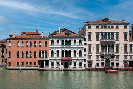 Le Palazzo Vendramin Grimani (au centre), également appelé Palazzo Grimani Marcello, abrite la Fondation dell'Albero d'Oro. © Photo Ugo Carmeni, 2021