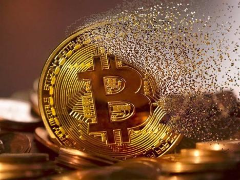 Le Bitcoin a perdu 35 % de sa valeur depuis le mois d'avril. © Mohamed Hassan / Pixabay License