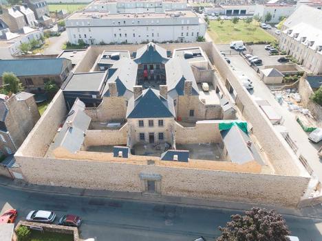 L'INSEAC est installé dans l'ancienne prison de Guingamp. © Inseac
