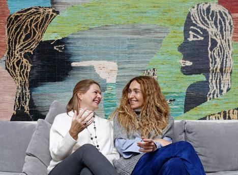 Laure d’Hauteville, fondatrice et directrice de Menart Fair, et Joanna Chevalier, directrice artistique. © Gilbert Hage, 2021