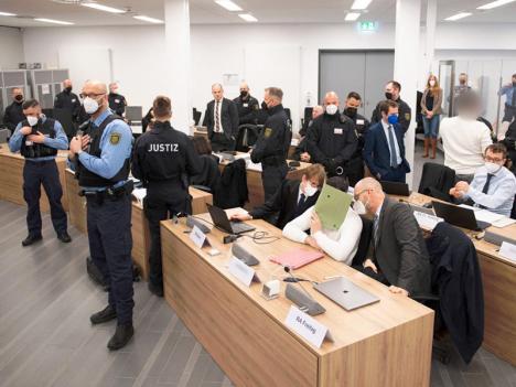 Premier procès de six auteurs présumés du cambriolage du musée Grünes Gewölbe de Dresde, en février 2022. © Sebastien Kahnert&nbsp;/ AFP