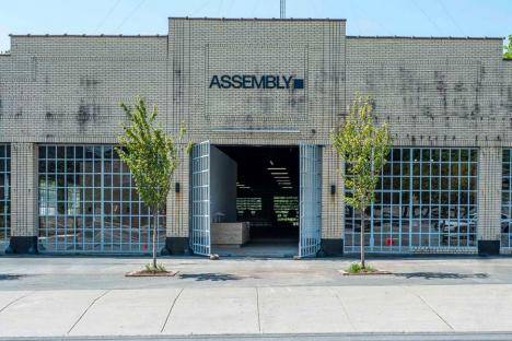 Façade de l'Assembly à Monticello, New York. © Assembly