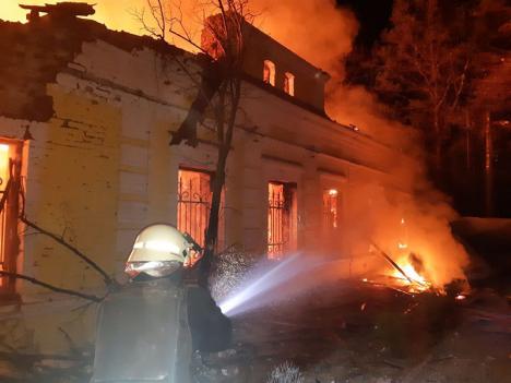 Incendie du musée Grigori Skovoroda à Skovorodynivka, visé par un tir de roquette dans la nuit du 7 mai 2022. © State Emergency Service of Ukraine