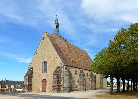 L'église Saint-Clément de Choue (Loir-et-Cher) est fermée aux offices en raison de son état de dégradation. La municipalité vient de se lancer dans un vaste et onéreux projet de restauration. © Selbymay, 2012, CC BY-SA 3.0