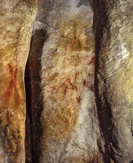 Peintures rupestres réalisées par l'Homme de Néandertal dans la grotte de La Pasiega en Espagne. © Don Hitchcock, 2018, CC BY-SA 4.0
