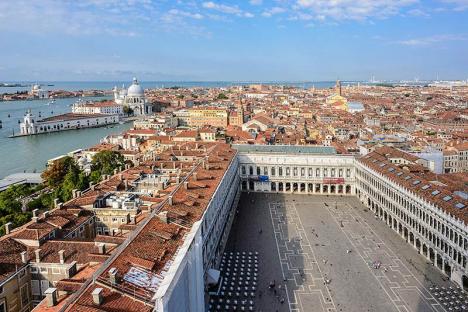 Le Palais Royal de Venise est situé à l'extrémité de la place Saint-Marc, face à la basilique. © Nick Savchenko, 2016, CC BY-SA 2.0