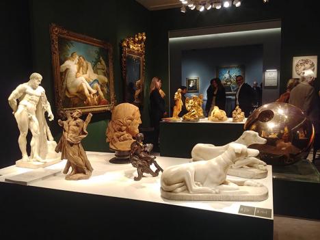 Le stand de la galerie Brun Fine Art (Londres), Fine Arts Paris & La Biennale 2022 © Photo Ludovic Sanejouand