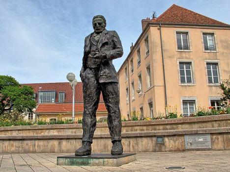 La statue de Victor Hugo réalisée par Ousmane Sow à Besançon, avant sa restauration polémique. © JGS25, 2012, CC BY-SA 4.0