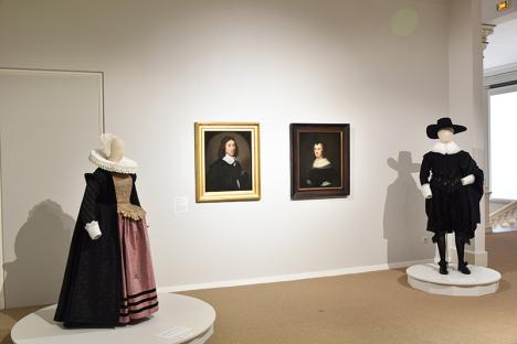 Vue de l'exposition L'étoffe des flamands, mode et peinture au XVIIe siècle, au Musée de Tessé du Mans. © Ville du Mans