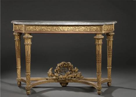 Cette Console d'époque Louis XVI provenant de la vente du mobilier du château de Grignon et mise à prix à 40 €, a été adjugée 2 250 € en juin 2022 avant d'être revendue 13 000 € en novembre 2022. © Photo Daguerre
