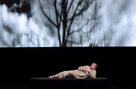Tristan et Isolde de Richard Wagner, mis en scène par Peter Sellars avec un film de Bill Viola, à l'Opéra Bastille. © Vincent Pontet / Opéra national de Paris