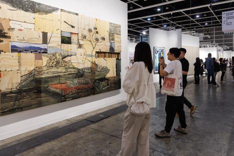 Vue de l'édition 2023 d'Art Basel Hong Kong. Courtesy Art Basel / Photo Jayne Russell