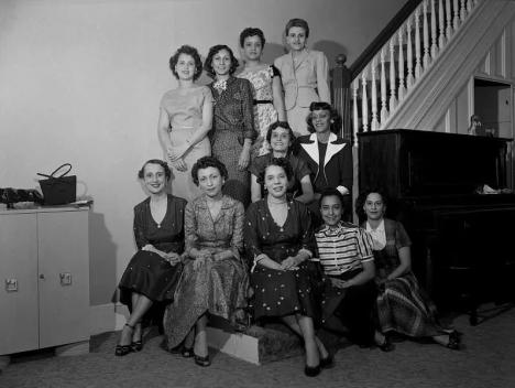 Club de femmes de la Smithsonian Institution en 1955. © Archives Center, National Museum of American History, Smithsonian Institution 