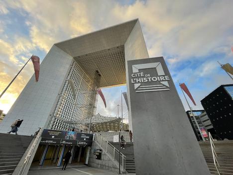 L'entrée de la Cité de l'Histoire à La Défense. © Cité de l'Histoire