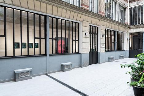 Nouvel espace de la galerie des Filles du Calvaire, rue Chapon, avec un aperçu de l'exposition Persona. © Matthieu Gauchet