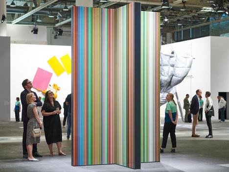 Gerhard Richter, Strip-Tower, 2023, secteur Unlimited de l'édition 2023 d'Art Basel. Courtesy Art Basel et Galerie Zwirner