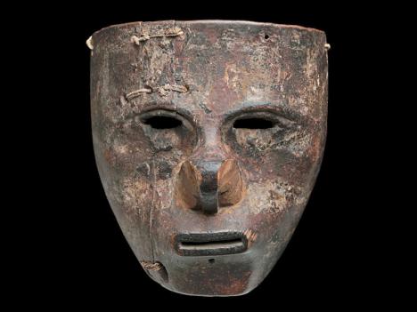 L'un des deux masques Kogi porteur de pesticide restitué à la Colombie par l'Allemagne, en juin 2023. © Staatliche Museen zu Berlin
