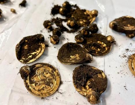 Pièces en or découvertes par Erlend Bore à Stavanger en Norvège. © Musée d'archéologie de Stavanger
