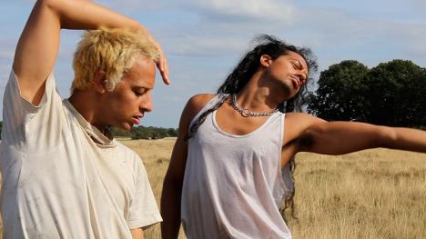 Adham Faramawy, The Air is Subtle, Various and Sweet, 2021, installation vidéo. © A. Faramawy / Niru Ratnam, Londres