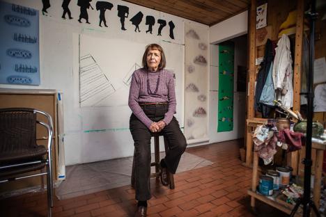Beatriz González dans son atelier. © Camilo Rozo
