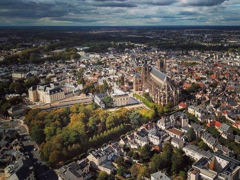 Vue aérienne de Bourges. ©️ Benesté