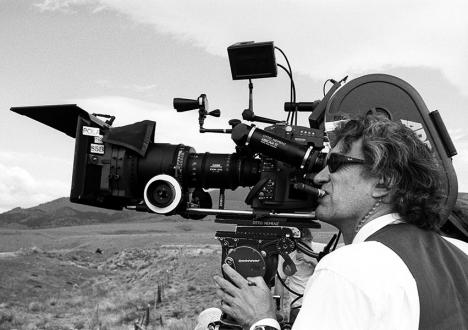 Wim Wenders lors d’un tournage en 2004. © Donata Wenders
