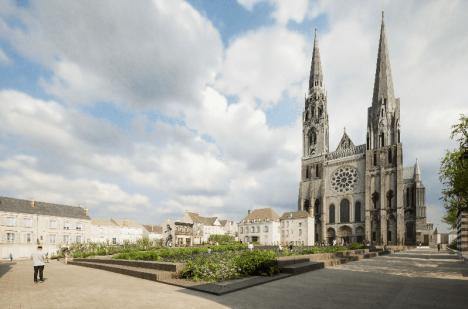 Le projet de jardin médiéval sur l'esplanade de la cathédrale de Chartres. © Super 8, Jean-Christophe Rousseau, Michel Cantal Dupart