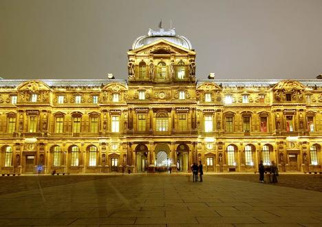 Le Musée du Louvre, la nuit. © Gimli_36, 2008, CC BY-SA 2.0