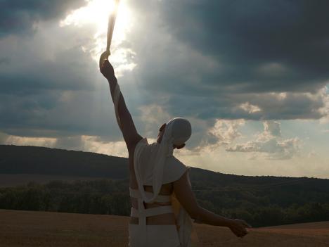 Performance de sortie de résidence du 47 réalisée par Felipe Vasquez en 2021 - écriture et costumes, Gabriel Moraes Aquino et Felipe Vasquez. © Sophie Monjaret