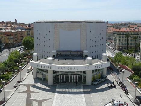 Le Théâtre national de Nice avant sa démolition qui débuta en 2022. © Metro Centric, 2012, CC BY 2.0