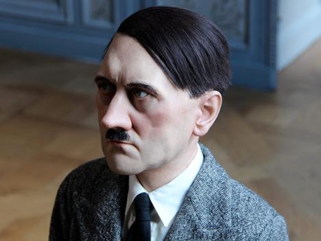 Maurizio Cattelan, Him, 2001, cire et résine  © Photo Ludovic Sanejouand