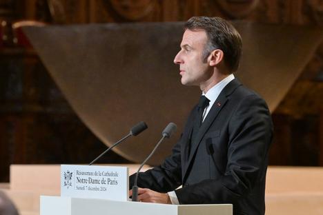 Emmanuel Macron prononçant un discours lors de la réouverture de la cathédrale Notre-Dame de Paris, le 7 décembre 2024. © Julio Piatti - Notre-Dame de Paris