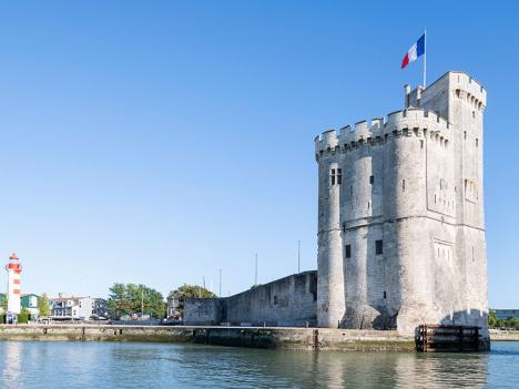 La Tour Saint Nicolas à l'embouchure du port de La Rochelle. © Geoffroy Mathieu / CMN