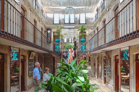 Atrium des Bains Pommer à Avignon. © Grégory Quittard / Ville d'Avignon