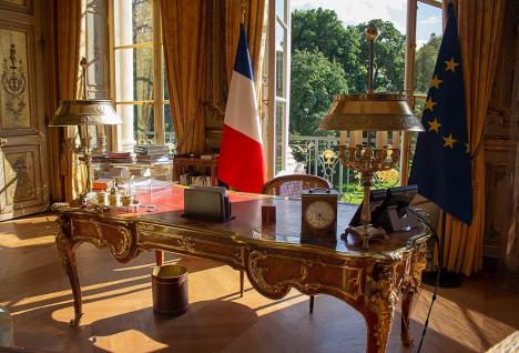 Le bureau du Président de la République dans le Salon doré du Palais de l'Élysée. © Dorian Corrado, 2017, licence ouverte