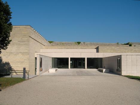 Entrée du Musée des beaux-arts de Caen situé dans le château © Karldupart, 2008, CC BY 1.0