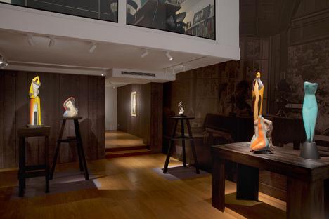 Vue de l'exposition « Alexander Archipenko, les années américaines » à la Galerie Le Minotaure. © Estate of Alexander Archipenko © Adagp Paris 2025